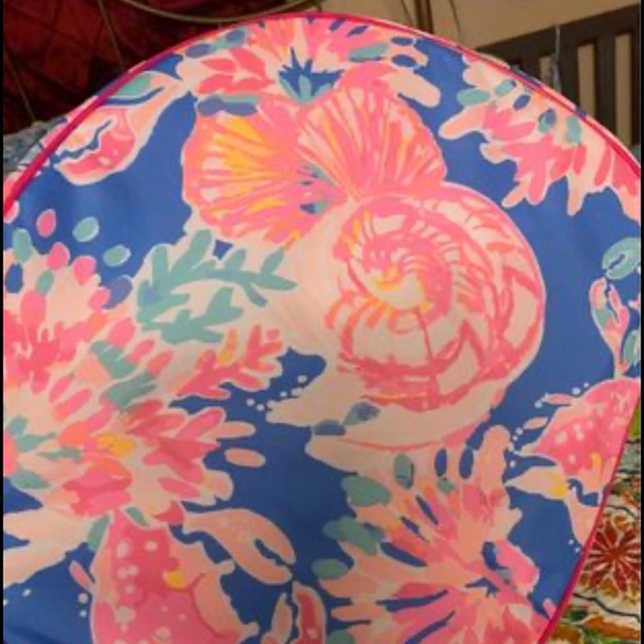 New without tags Lilly Pulitzer cooler extra large - Picture 3 of 4
